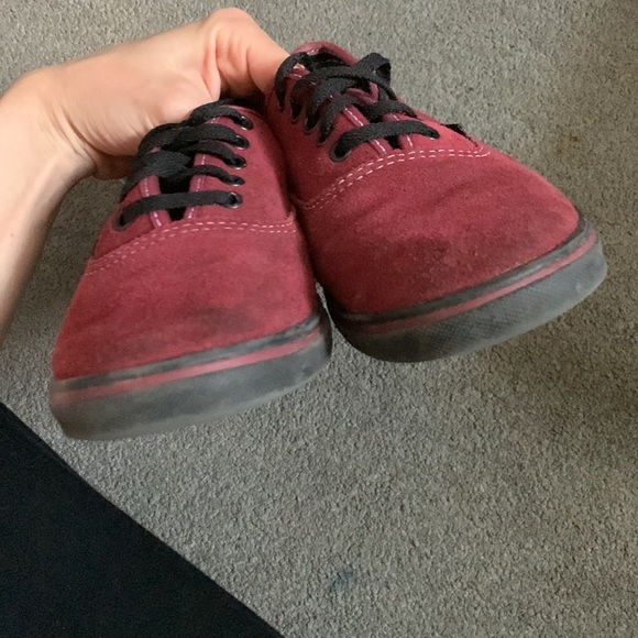 Maroon vans - Picture 8 of 8